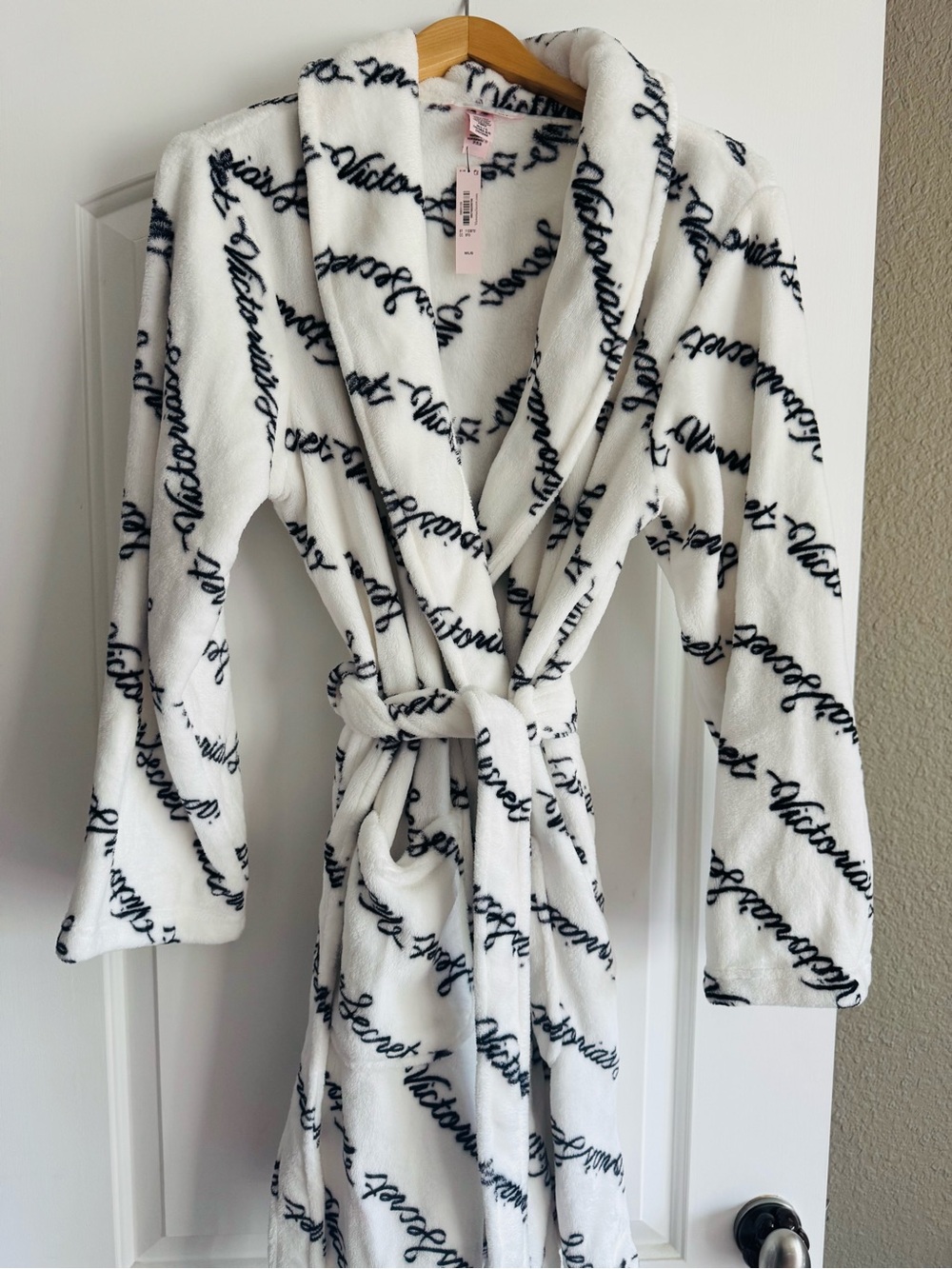 Victoria's Secret White Plush Robe with Black Script Pattern